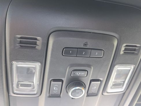 Used 2022 GMC Yukon XL Denali AWD/4WD image 24