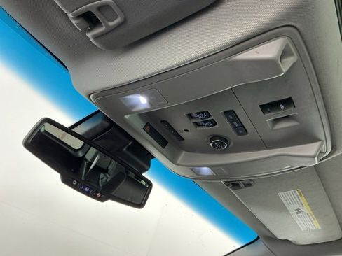 Used 2015 GMC Yukon Denali image 21