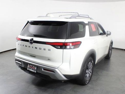 Certified 2022 Nissan Pathfinder SL FWD image 11