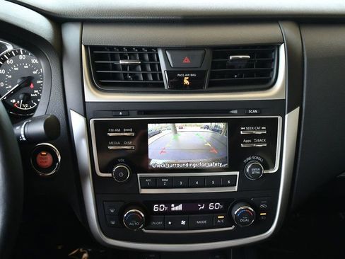 Used 2016 Nissan Altima 2.5 SL w/ Moonroof Package FWD image 45