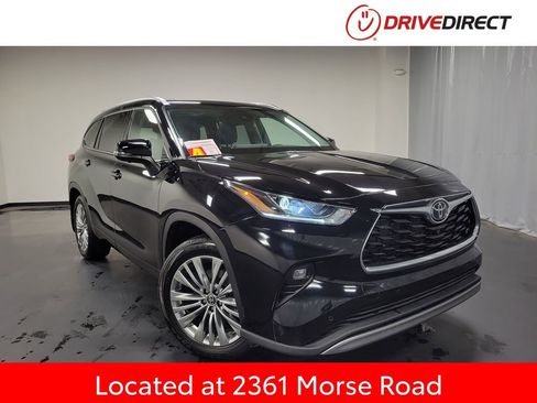 Used 2025 Toyota Highlander Platinum image 1