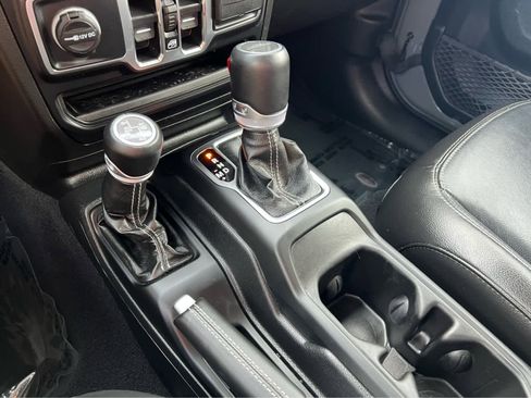 Used 2021 Jeep Gladiator Overland w/ Popular Equipment Package image 39