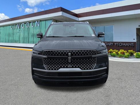 New 2026 Lincoln Navigator Premiere AWD/4WD image 9