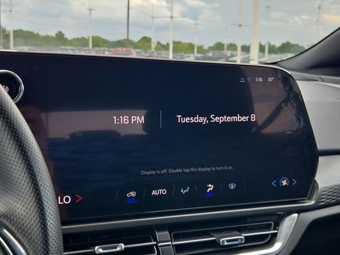 Used 2026 Chevrolet Equinox EV LT FWD image 21