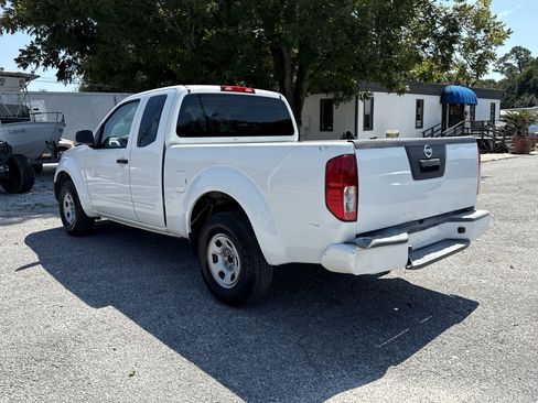 Used 2018 Nissan Frontier S image 3