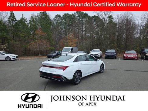 Used 2025 Hyundai Elantra SEL w/ Cargo Package image 14