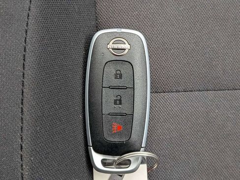 Certified 2025 Nissan Kicks Play S image 27