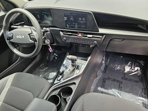 Used 2025 Kia Niro LX FWD image 8