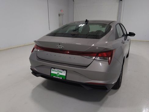 Used 2023 Hyundai Elantra SEL FWD image 7