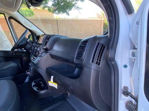 Used 2025 RAM ProMaster 2500 w/ U-Haul Equipment Group FWD image 39