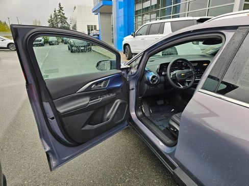 New 2026 Chevrolet Equinox EV LT FWD image 18