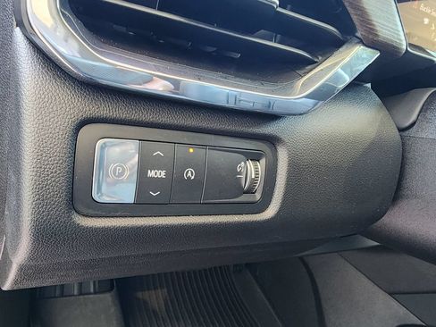 Used 2024 GMC Acadia Denali w/ Super Cruise Package FWD image 19
