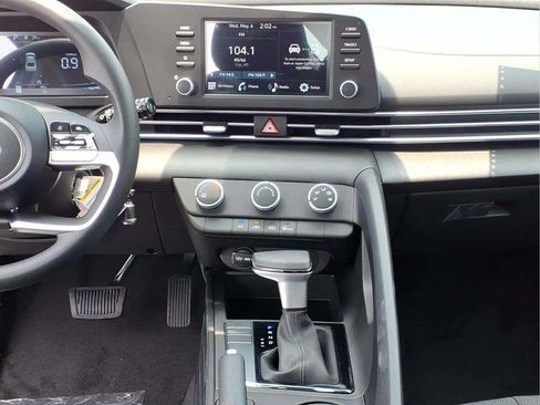 New 2026 Hyundai Elantra SE FWD image 11
