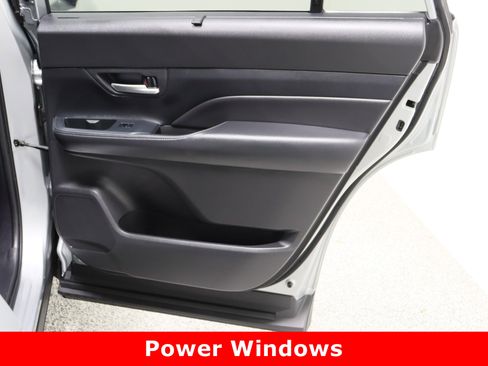 Certified 2025 Toyota Grand Highlander FWD image 36