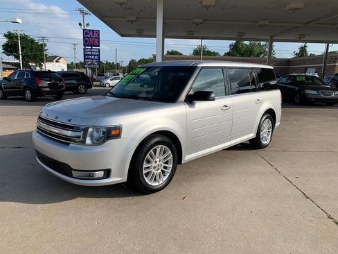 Used 2014 Ford Flex SEL FWD image 3