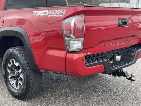 Used 2021 Toyota Tacoma TRD Off-Road image 9