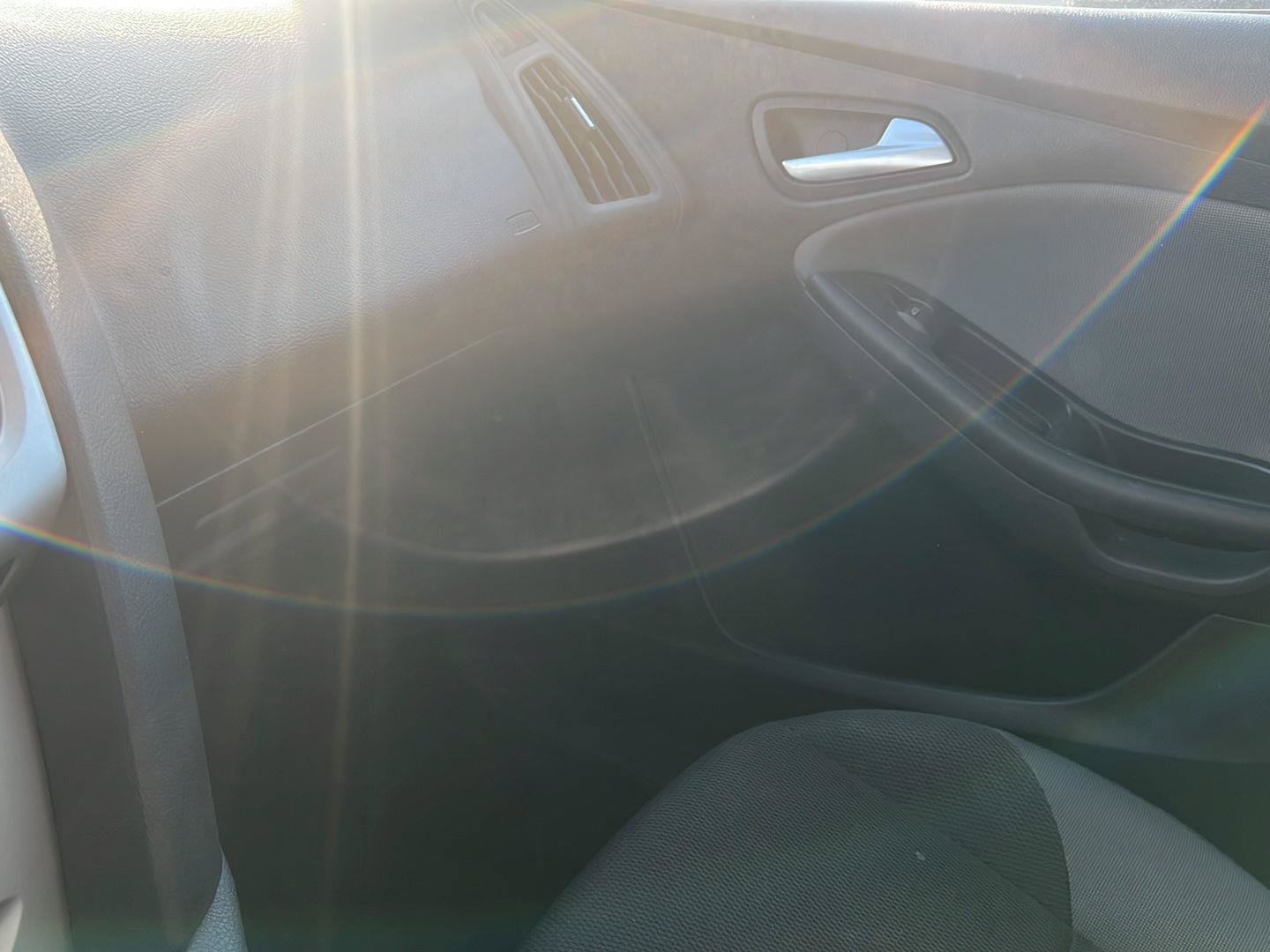 Used 2014 Ford Focus SE FWD image 21