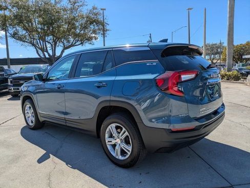 Used 2024 GMC Terrain SLE image 6