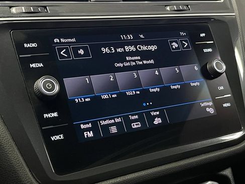 Used 2019 Volkswagen Tiguan SE w/ Panoramic Sunroof Package AWD/4WD image 26