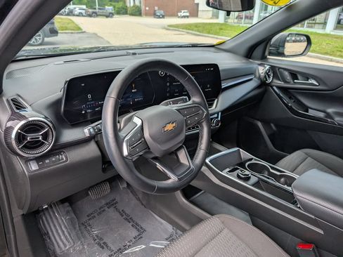 Used 2026 Chevrolet Equinox LT w/ LPO, Floor Liner Package AWD/4WD image 17