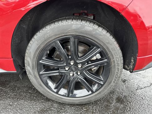 Certified 2024 Ford Edge ST-Line w/ Class II Trailer Tow Package image 11