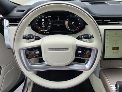 New 2026 Land Rover Range Rover Long Wheelbase SE AWD/4WD image 16