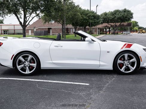 Used 2017 Chevrolet Camaro SS RWD image 9