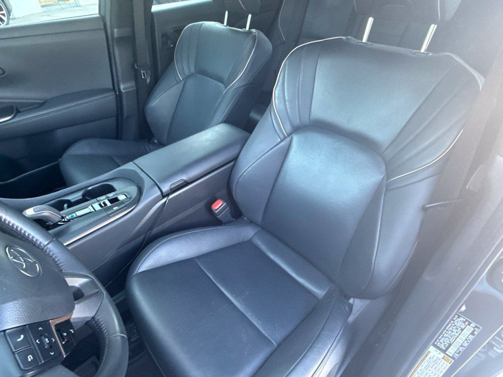 Used 2023 Toyota Crown AWD/4WD image 14
