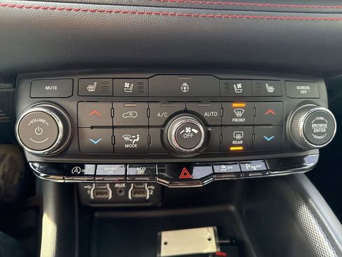 Used 2024 Dodge Durango GT image 45