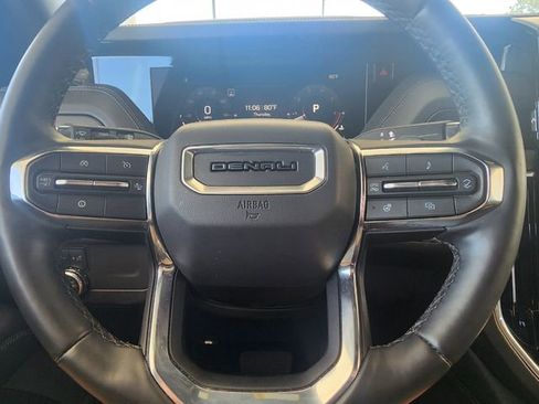 Used 2025 GMC Yukon Denali RWD image 24