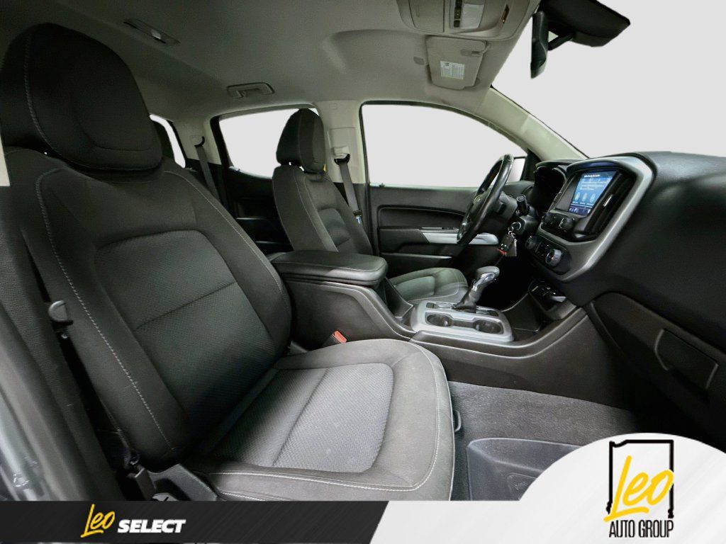 Used 2022 Chevrolet Colorado LT w/ LT Convenience Package AWD/4WD image 28