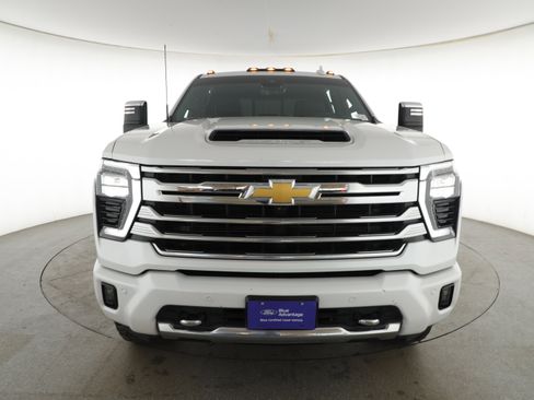 Used 2024 Chevrolet Silverado 3500 High Country w/ Technology Package image 2
