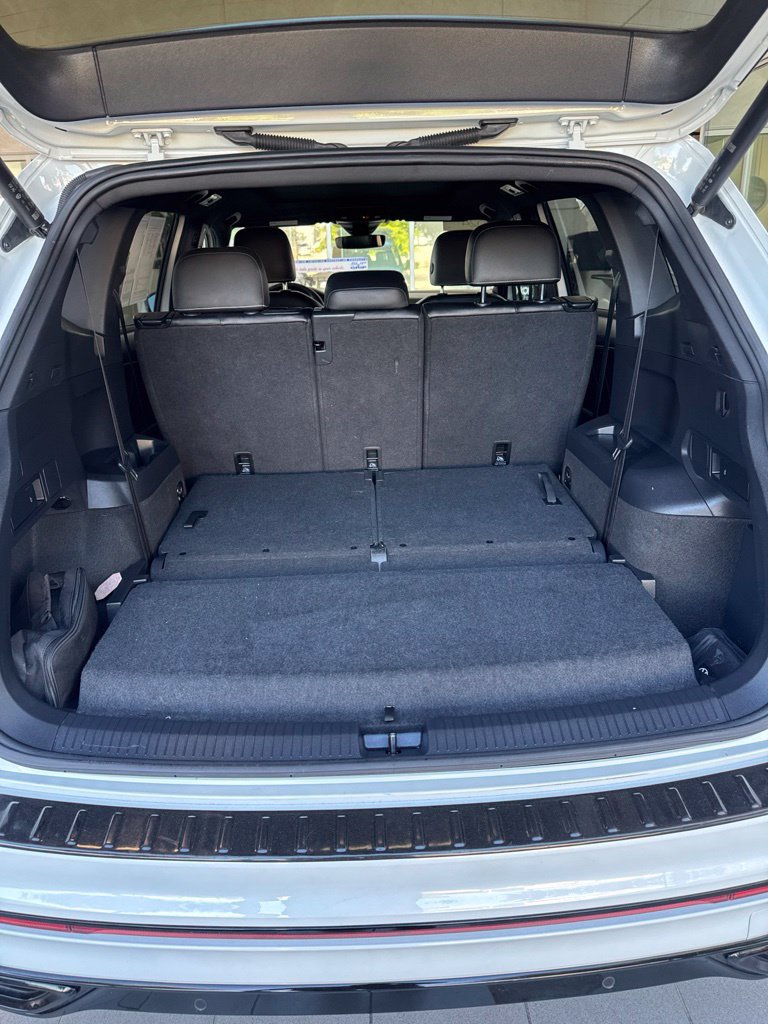 Certified 2024 Volkswagen Tiguan SE R-Line FWD image 14