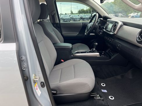 Used 2019 Toyota Tacoma SR5 AWD/4WD image 27