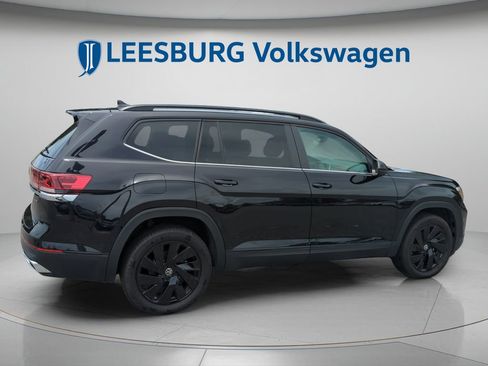 Certified 2025 Volkswagen Atlas SE w/ Black Wheel Package AWD/4WD image 5