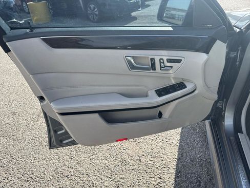 Used 2014 Mercedes-Benz E 350 Sedan image 11
