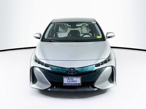 Used 2018 Toyota Prius Prime Premium FWD image 2