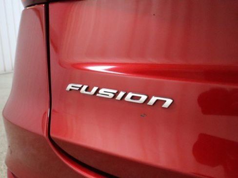 Used 2020 Ford Fusion SE image 22