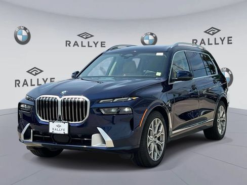 Used 2024 BMW X7 xDrive40i w/ Premium Package AWD/4WD image 3