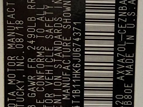 Used 2018 Toyota Camry LE image 17