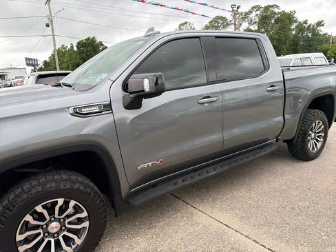 Used 2022 GMC Sierra 1500 AT4 w/ AT4 Premium Package AWD/4WD image 4