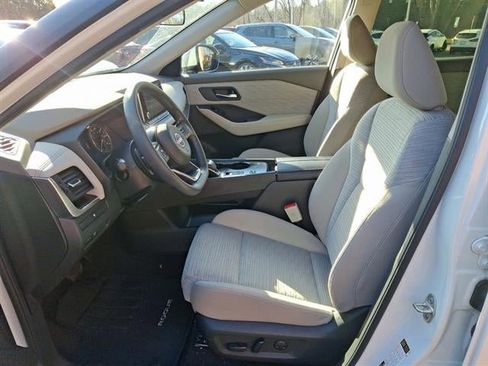 Certified 2023 Nissan Rogue SV image 14