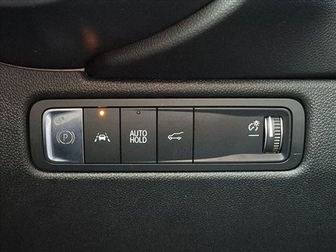 Used 2024 Chevrolet Equinox EV RS FWD image 25