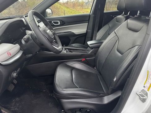 Certified 2025 Jeep Compass Limited w/ Elite Group AWD/4WD image 22