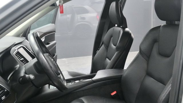 Used 2018 Volvo XC90 T6 Momentum w/ Convenience Package AWD/4WD image 25
