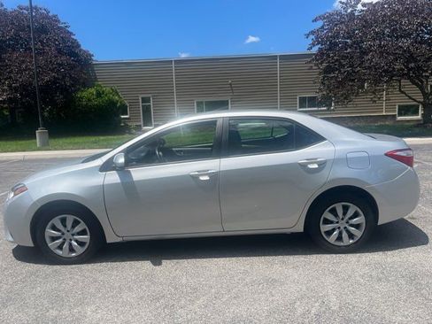 Used 2015 Toyota Corolla LE FWD image 21