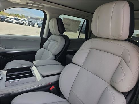 New 2026 Lincoln Navigator Reserve w/ Jet Appearance Package image 15