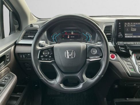 Used 2018 Honda Odyssey Touring image 12