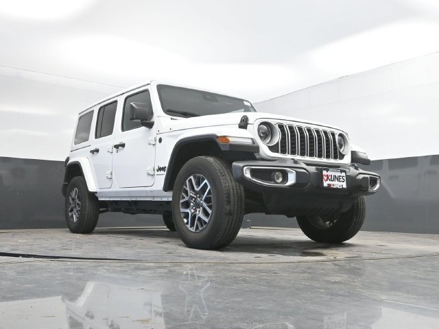 Used 2025 Jeep Wrangler Unlimited Sahara AWD/4WD image 47