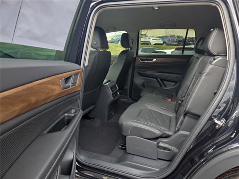 New 2026 Volkswagen Atlas SE image 24
